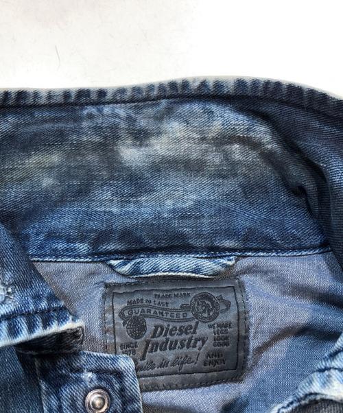 DIESEL（ディーゼル）DIESEL (ディーゼル) グランジ加工デニムジャケット インディゴ サイズ:Ｓの古着・服飾アイテム