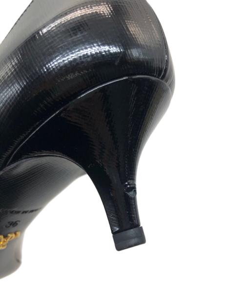 PRADA（プラダ）PRADA (プラダ) エナメルポインテッドトゥパンプス ブラック サイズ:23の古着・服飾アイテム