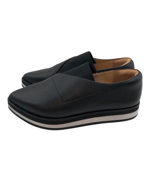 ISSEY MIYAKE（イッセイミヤケ）ISSEY MIYAKE (イッセイミヤケ) UNITED NUDE (ユナイテッドヌード) レザースリッポン ブラック サイズ:38の古着・服飾アイテム