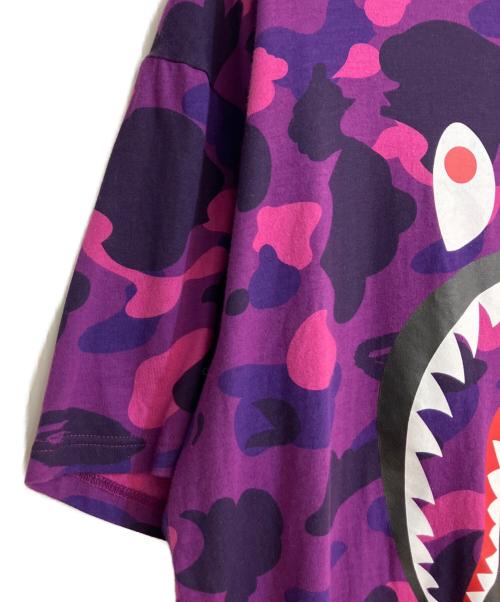 A BATHING APE（アベイシングエイプ）A BATHING APE (アベイシングエイプ) SHARK Tee パープル サイズ:XLの古着・服飾アイテム