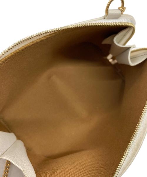 CELINE（セリーヌ）CELINE (セリーヌ) トリオンフPVCチェーンショルダーポーチ アイボリー×ブラックの古着・服飾アイテム