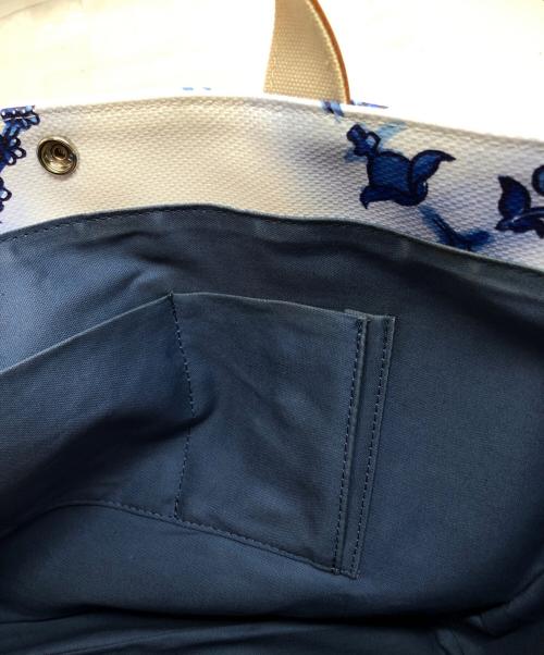 Vivienne Westwood（ヴィヴィアンウエストウッド）Vivienne Westwood (ヴィヴィアンウエストウッド) バードプリントトートバッグ ブルーの古着・服飾アイテム