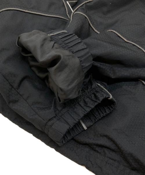 SUPREME（シュプリーム）Supreme (シュプリーム) Reflective Piping Pullover/リフレクティブパイピングプルオーバー  ブラック サイズ:Mの古着・服飾アイテム