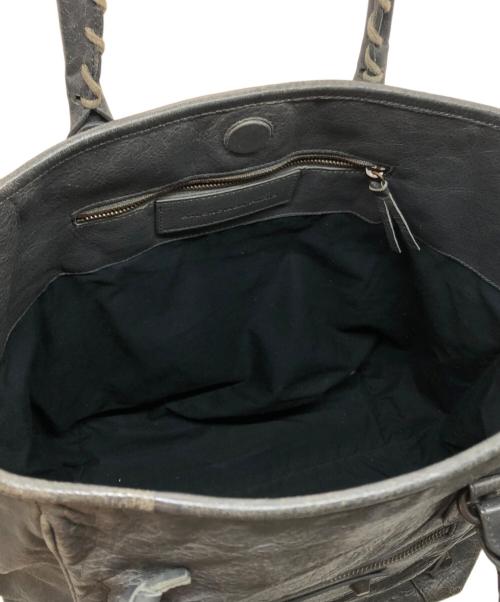 BALENCIAGA（バレンシアガ）BALENCIAGA (バレンシアガ) ザ サンデーレザートートバッグ グレーの古着・服飾アイテム