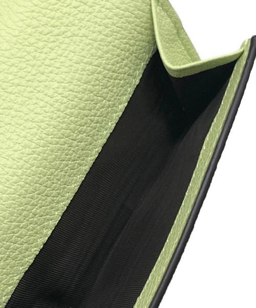 GUCCI（グッチ）GUCCI (グッチ) エンボスロゴミニウォレット グリーンの古着・服飾アイテム