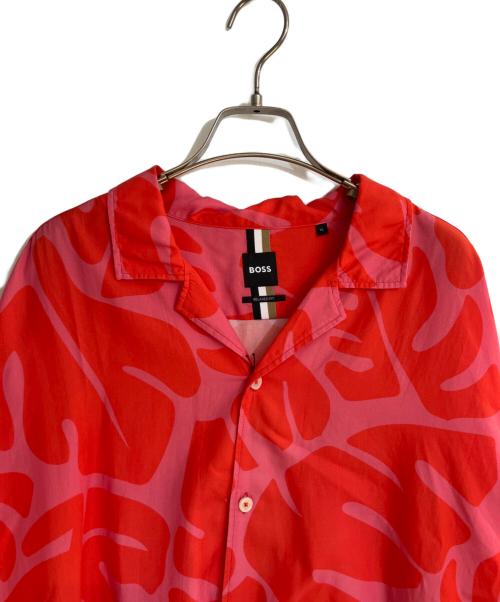 BOSS（ボス）BOSS (ボス) シーズン プリント & オープンカラー リラックスフィット シャツ レッド サイズ:XL 未使用品の古着・服飾アイテム
