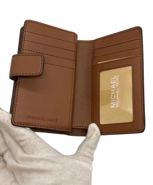 MICHAEL KORS（マイケル・コース）MICHAEL KORS (マイケル・コース) 2つ折り財布 ホワイトの古着・服飾アイテム