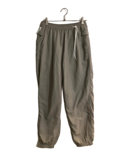 迷迭香（マンネンロウ）迷迭香 (マンネンロウ) NYLON HARVEST TRAINER ベージュ サイズ:Mの古着・服飾アイテム