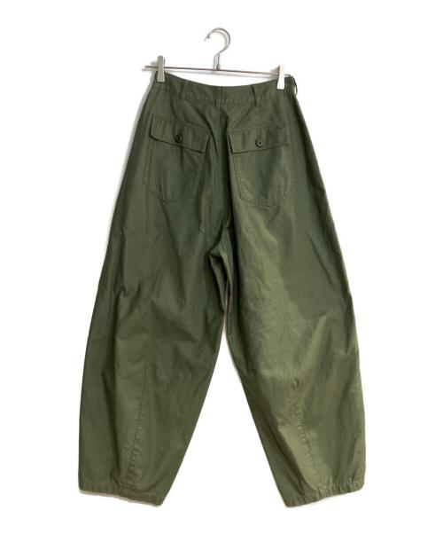 12closet（トゥエルブクローゼット）12closet (トゥエルブクローゼット) 【洗える】カーヴィパンツ グリーン サイズ:36の古着・服飾アイテム