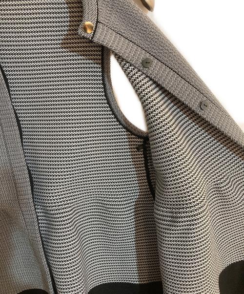 UNITED ARROWS TOKYO（ユナイテッドアローズトウキョウ）UNITED ARROWS TOKYO (ユナイテッドアローズトウキョウ) P リボンブローチ ニットベスト グレー サイズ:不明の古着・服飾アイテム