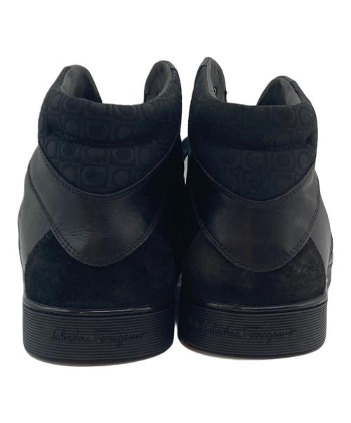 Salvatore Ferragamo（サルヴァトーレ フェラガモ）Salvatore Ferragamo (サルヴァトーレ フェラガモ) ガンチーニエンボスハイカットスニーカー ブラック サイズ:24㎝の古着・服飾アイテム