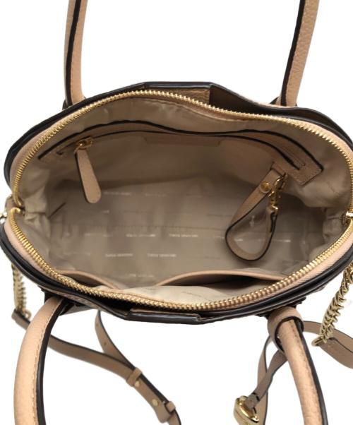 MICHAEL KORS（マイケル・コース）MICHAEL KORS (マイケル・コース) ドームサッチェル2WAYショルダーバッグ ベージュの古着・服飾アイテム