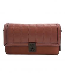 COACH（コーチ）の古着「ハットン クラッチ ウィズ キルティング」｜ピンク