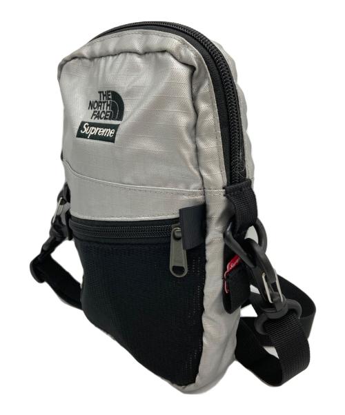 THE NORTH FACE（ザ ノース フェイス）THE NORTH FACE (ザ ノース フェイス) SUPREME (シュプリーム) 18SS Metallic Shoulder Bag シルバーの古着・服飾アイテム