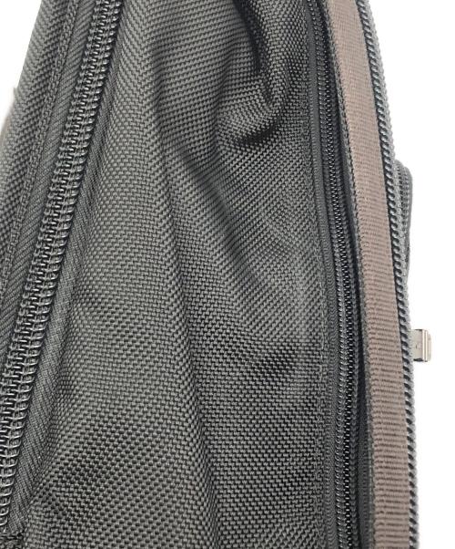 TUMI（トゥミ）TUMI (トゥミ) アウロラスリングバッグ ブラックの古着・服飾アイテム
