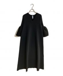 CFCL（シーエフシーエル）の古着「POTTERY ORNAMENT SHORT BELL SLEEVE FLARE DRESS」｜ブラック