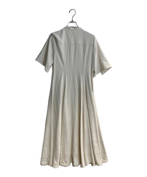 anuans（アニュアンス）anuans (アニュアンス) スキッパーネックスリットスリーブフレアワンピース ホワイト サイズ:FREEの古着・服飾アイテム