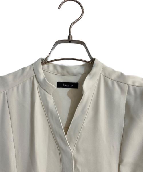 anuans（アニュアンス）anuans (アニュアンス) スキッパーネックスリットスリーブフレアワンピース ホワイト サイズ:FREEの古着・服飾アイテム