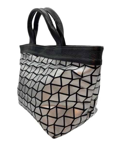 chi wata（チワタ）CHI WATA (チワタ) 幾何学模様トートバッグ シルバーの古着・服飾アイテム