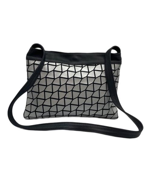 chi wata（チワタ）chi wata (チワタ) 幾何学模様ショルダーバッグ シルバーの古着・服飾アイテム