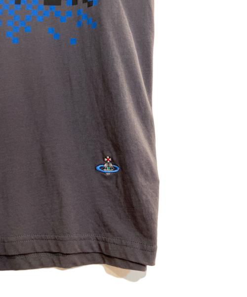 Vivienne Westwood man（ヴィヴィアン ウェストウッド マン）Vivienne Westwood man (ヴィヴィアン ウェストウッド マン) ブルードットプリントオーブ刺繍Tシャツ グレー サイズ:Sの古着・服飾アイテム