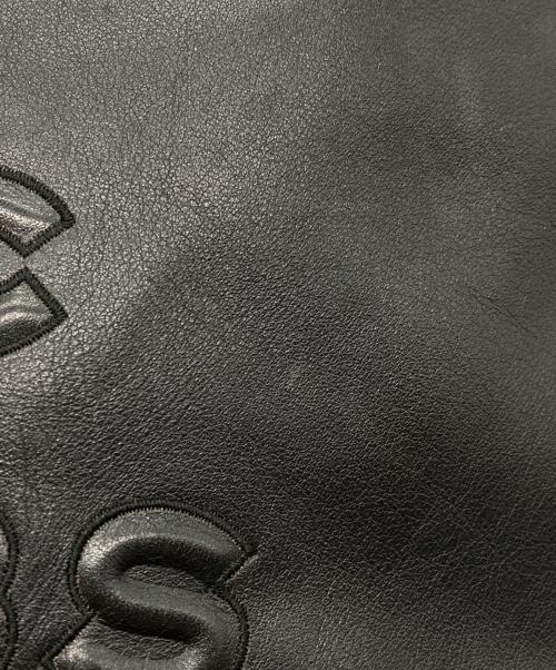 MARC JACOBS（マークジェイコブズ）MARC JACOBS (マークジェイコブズ) ソフトエンボスロゴショルダーバッグ ブラックの古着・服飾アイテム