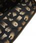 中古・古着 MARC JACOBS (マークジェイコブズ) ソフトエンボスロゴショルダーバッグ ブラック：8000円