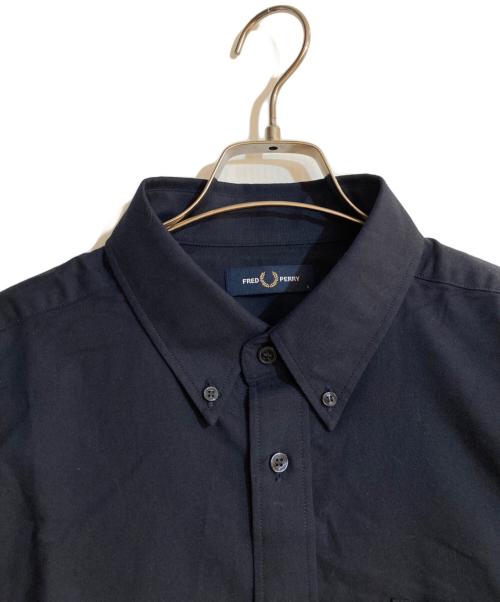 FRED PERRY（フレッドペリー）FRED PERRY (フレッドペリー) オックスフォードシャツ ネイビー サイズ:Ｌ 未使用品の古着・服飾アイテム