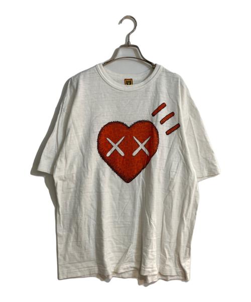 HUMAN MADE（ヒューマンメイド）HUMAN MADE (ヒューマンメイド) KAWS (カウズ) ハートプリントカットソー ホワイト サイズ:2XLの古着・服飾アイテム