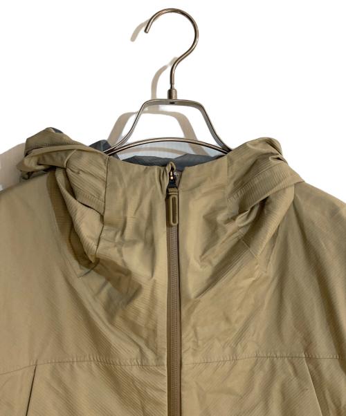 DESCENTE ALLTERRAIN（デザイント オルテライン）DESCENTE ALLTERRAIN (デザイント オルテライン) ACTIVE SHELL JACKET/アクティブシェルジャケット ベージュ サイズ:Mの古着・服飾アイテム