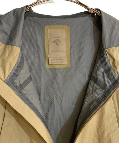 DESCENTE ALLTERRAIN（デザイント オルテライン）DESCENTE ALLTERRAIN (デザイント オルテライン) ACTIVE SHELL JACKET/アクティブシェルジャケット ベージュ サイズ:Mの古着・服飾アイテム