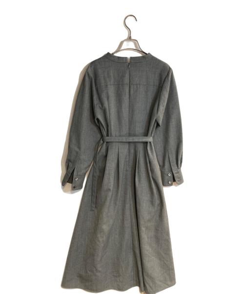 allureville（アルアバイル）allureville (アルアバイル) スタンドカラータックワンピース グレー サイズ:2の古着・服飾アイテム