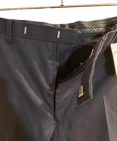 BURBERRY BLACK LABEL（バーバリーブラックレーベル）BURBERRY BLACK LABEL (バーバリーブラックレーベル) シルク混2Bストライプセットアップスーツ ネイビー サイズ:38L 未使用品の古着・服飾アイテム