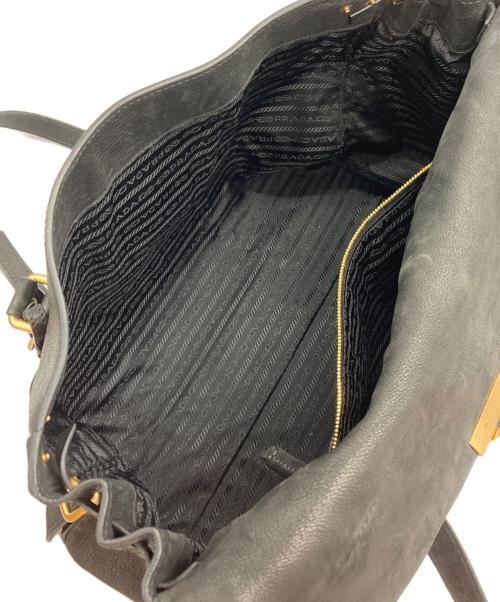 PRADA（プラダ）PRADA (プラダ) アンティーク加工 バックルレザーバッグ ブラックの古着・服飾アイテム