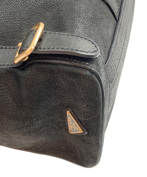 PRADA（プラダ）PRADA (プラダ) アンティーク加工 バックルレザーバッグ ブラックの古着・服飾アイテム