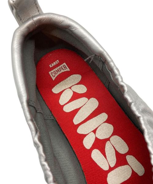 CAMPER（カンペール）CAMPER (カンペール) カースト フラットシューズ シルバー サイズ:40の古着・服飾アイテム
