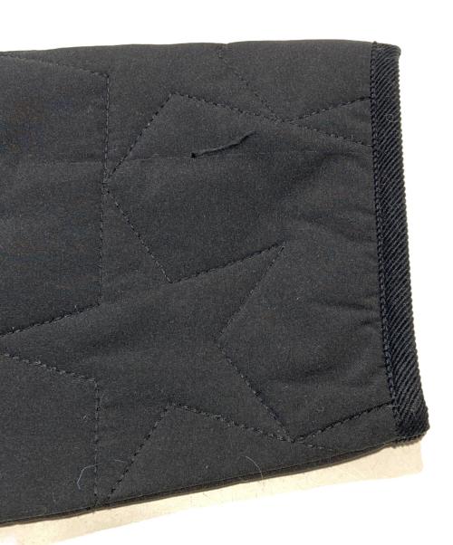 To b. by agnes b.（トゥービー バイ アニエスベー）To b. by agnes b. (トゥービー バイ アニエスベー) スターキルトロングコート ブラック サイズ:38の古着・服飾アイテム