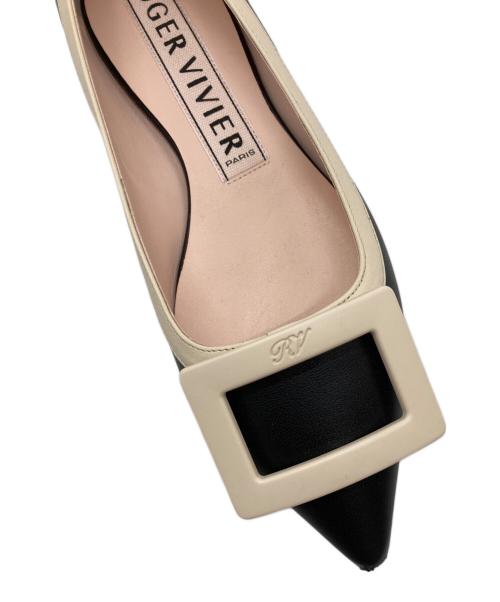 Roger Vivier（ロジェ ヴィヴィエ）Roger Vivier (ロジェ ヴィヴィエ) ゴメッティーヌポインテッドトゥパンプス ブラック サイズ:36 1/2の古着・服飾アイテム