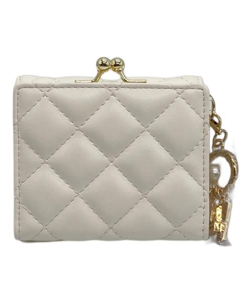 PAUL & JOE ACCESSOIRES（ポールアンドジョー アクセソワ）PAUL & JOE ACCESSOIRES (ポールアンドジョー アクセソワ) 2つ折り財布 ベージュの古着・服飾アイテム