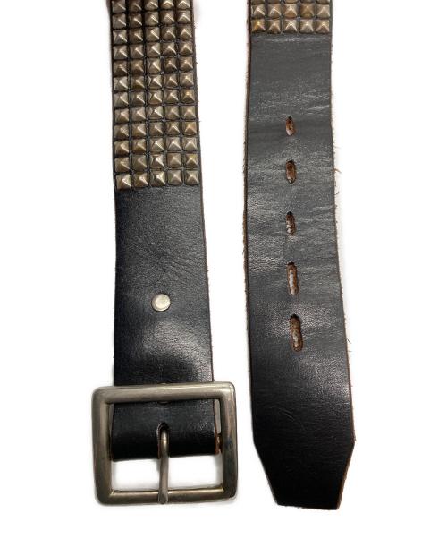 htc（エイチティーシー）htc (エイチティーシー) ５連ピラミッドスタッズベルト サイズ:36の古着・服飾アイテム