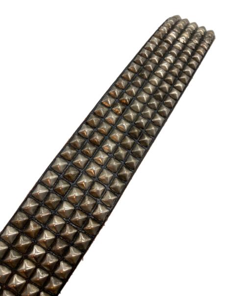 htc（エイチティーシー）htc (エイチティーシー) ５連ピラミッドスタッズベルト サイズ:36の古着・服飾アイテム