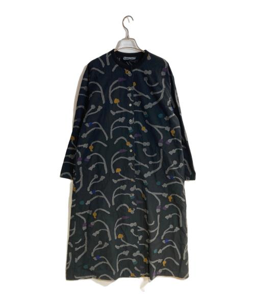 M.&KYOKO（エムアンドキョウコ）M.&KYOKO (エムアンドキョウコ) ジャガードバンドカラーワンピース ブラック サイズ:FREEの古着・服飾アイテム