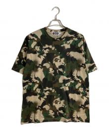 A BATHING APE（アベイシングエイプ）の古着「刺繍カモ柄Tシャツ」｜オリーブ