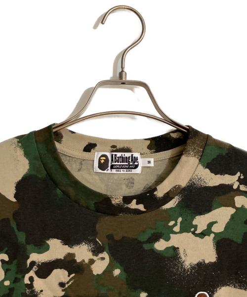 A BATHING APE（アベイシングエイプ）A BATHING APE (アベイシングエイプ) 刺繍カモ柄Tシャツ オリーブ サイズ:Mの古着・服飾アイテム