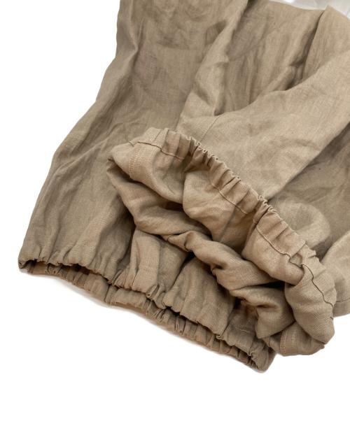 石見銀山 群言堂（イワミギンザングンゲンドウ）石見銀山 群言堂 (イワミギンザングンゲンドウ) リネンバルンーンパンツ 林檎 ベージュ ( しらちゃ ) サイズ:Mの古着・服飾アイテム