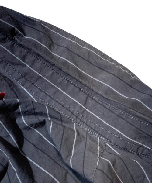 SUPREME（シュプリーム）Supreme (シュプリーム) Loose Fit Stripe Shirt/ ルーズフィットストライプシャツ グレー サイズ:XLの古着・服飾アイテム