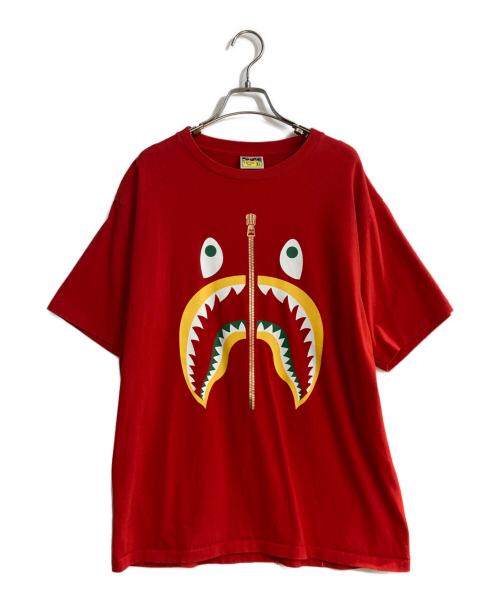 A BATHING APE（アベイシングエイプ）A BATHING APE (アベイシングエイプ) COLORS SHARK TEE/カラーズシャークティ レッド サイズ:XLの古着・服飾アイテム