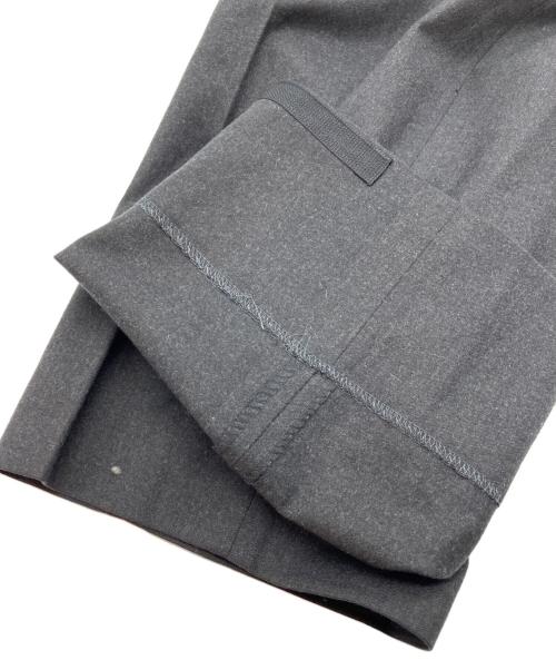 ARMANI COLLEZIONI（アルマーニ コレツィオーニ）ARMANI COLLEZIONI (アルマーニ コレツィオーニ) 1Bウールセットアップスーツ グレー サイズ:46Rの古着・服飾アイテム