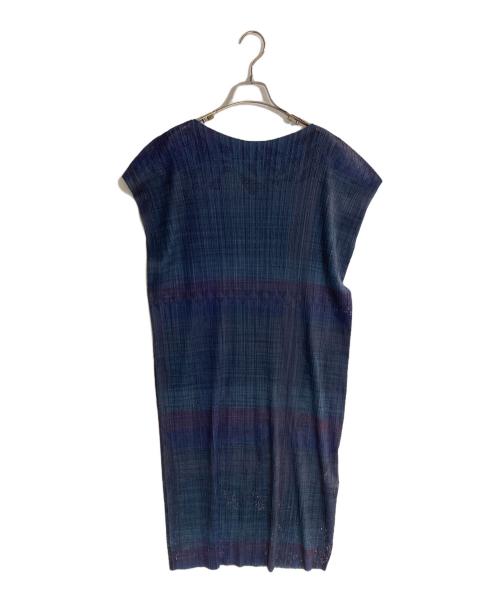 M.&KYOKO（エムアンドキョウコ）M.&KYOKO (エムアンドキョウコ) グラデーションニットプリーツワンピース ブルー サイズ:FREEの古着・服飾アイテム