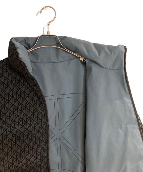 Calvin Klein Jeans（カルバンクラインジーンズ）Calvin Klein Jeans (カルバンクラインジーンズ) ロングスリーブ ナイロン リバーシブル オールプリント ダウンジャケット グリーン サイズ:Sの古着・服飾アイテム